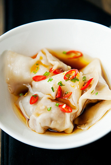 sichuan pork wontons...