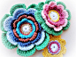 Delighted Petals Crochet Pattern : Very sweet!  Make your own flowers appliqués!   SO SIMPLE AND FAST!  ♥♥♥♥♥♥♥♥♥♥♥♥♥♥♥♥♥♥♥♥♥♥  You can change the sizes with different yarns and hooks!  ♥♥♥♥♥♥♥♥♥♥♥♥♥♥♥♥♥♥♥♥♥♥  Infinite uses: slippers decoration, scarfs, p