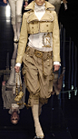 Dolce & Gabbana 2006 女装设计，一个大写的 < 攻 >
