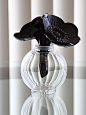 娇嫩的花朵，象征着纯洁和天真，海葵这个设计的灵感勒内·拉利克在1935年首次用玻璃来体现。