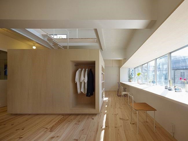 日本东京多功能办公居宅，简约的木质地板，...