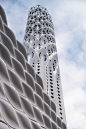 结构创新：‘壳层镂空’光之塔与能量之墙 / Tonkin Liu - 室内图, 表皮