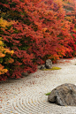 秋天，京都，日本的枯山水造