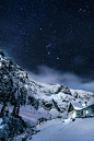 雪的小屋，Bucegi山，罗马尼亚
Snow Cabin, Bucegi Mountains, Romania