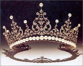 肯特公爵夫人的皇冠
　这顶王冠制造于19...