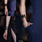 ᎢᎻᏋ ᎯᏀᏋ ᎾԲ ᎠᏌᏕᎢ-#2014秋冬巴黎高级定制时装周#Versace Atelier Haute Couture Fall 2014/2014秋冬巴黎高级定制将范思哲拉开帷幕，这季的范思哲运用了斜肩的元素，模特们个个露出美丽的香肩，还有裙摆的高位开叉不仅有了裙子的没也有了美丽的大长腿...@FakeLondon费仑志 ​
