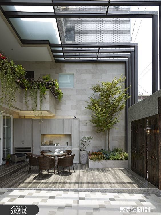 enclosed courtyard: