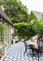 Emily-Henderson_House-Beautiful_Courtyard_Tile_Modern_English_Country_19