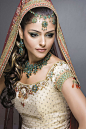 漂亮华丽的印度新娘