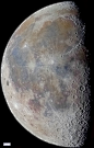 月球明暗界线附近的陨石坑和阴影