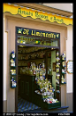 Store specializing in Lemoncelo, the local lemon-based ... | Facade