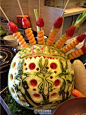 用西瓜雕出的艺术品，真是太强大了！#创意#