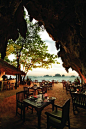 The Grotto at Rayavadee, Krabi, Thailand。泰国甲米石窟餐厅。