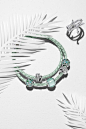 Be on trend with exotic green hues and cool sterling silver snake pieces. #PANDORA #PANDORAbracelet@北坤人素材