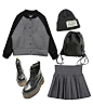 全身基调黑色+灰色，棒球服搭配短裙，短靴，这一季的校服我主打。
