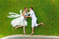 在草地上有趣的婚礼小游戏 - Originoo锐景创意 图片详情