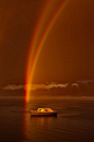 澳大利亚海面反射双彩虹罕见景象。。