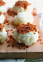 Ketan Serundeng - Sticky Rice Balls with Spicy Grated Coconut