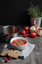 自制番茄汤配面包丁图片下载