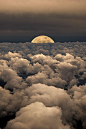 Moon over the clouds | Photography by Victor Caroli #摄影比赛#