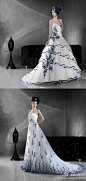 两款蓝色镶边绣花婚纱，青花瓷一般古典美丽.