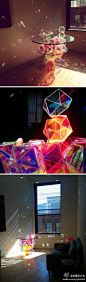 梦幻的彩虹钻石茶几，来自John Foster的设计，用五光十色的压克力制作的透明几何球体堆叠成的小桌子，在阳光的照射下特别的炫丽耀眼。