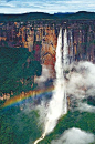 在世界上最高的瀑布。萨尔托委内瑞拉的天使瀑布，