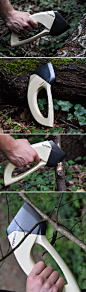 Toraxe is an axe like no other! Heavily driven by the principle of fluidity of form, the handle carries a visually striking form that couldn’t be further away from the conventional handle that it replaced; as striking as this is, it also offers safety ben