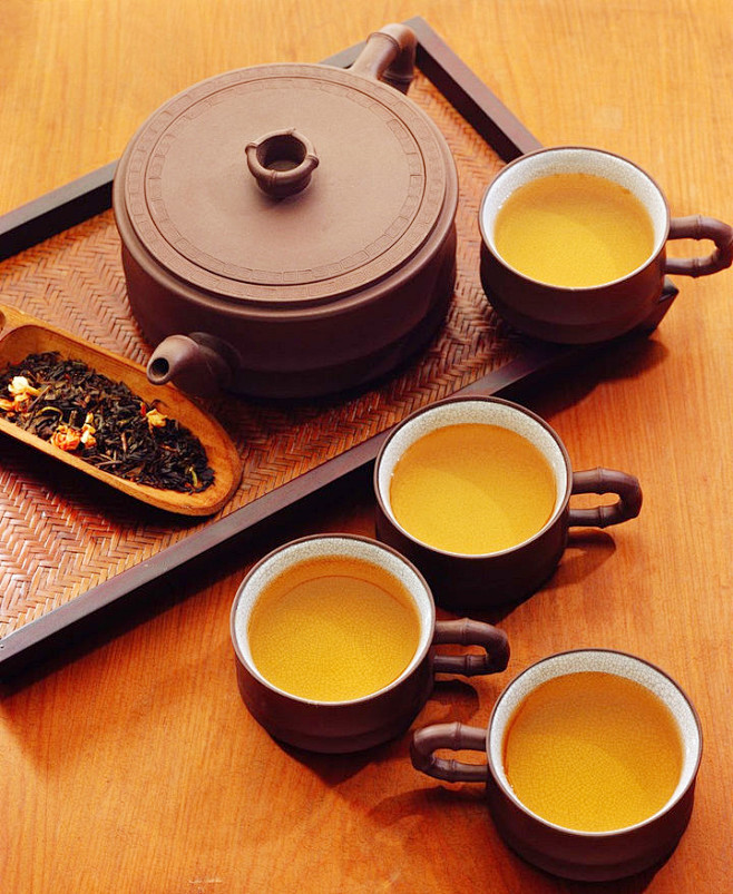 饮茶可分为四个层次，将茶当饮料解渴，大碗...