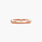Tiffany Notes™ 18K 玫瑰金镶圆形明亮式切割钻石戒指，3 毫米宽。