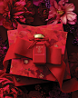 This holiday, give the gift of @aerinbeauty’s newest rose perfume, Rose de Grasse Rouge. ​

Rose de Grasse Rouge evokes the depth and allure of the perfect red rose—just in time for the most festive and joyful season.​

Discover Rouge and the Rose Premier