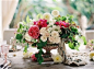 #婚礼进行式#漂亮的花艺设计，不同的花材组合的手捧花、桌花，还有整片环境的花海 