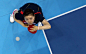 日本的乒乓球选手福原爱，在对阵美国选手Ariel Hsing的情形。