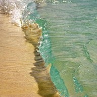 塞班岛的海水 。 纯粹 。清新 。的颜色...