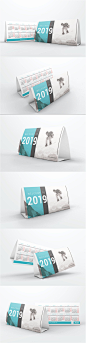 高品质的2019年新年台历日历设计VI样机展示模型mockups