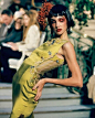 Christian Dior F/W 1997 

20多年前是John Galliano传奇系列的鼎盛时期，海盗爷在Dior的首次秀就将此系列融入盘扣、旗袍等传统东方元素，在当时大部分人眼中Dior应该是成熟与优雅的，而John Galliano则打破了这个传统的印象，成功地将众人的目光引到Dior上。 ​​​​