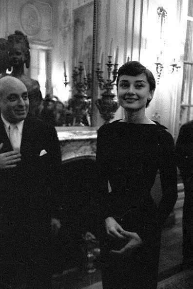 1955年奥黛丽.赫本在巴黎。 ​ ​​...