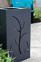 Guyon, corbeille en métal Florea avec découpe laser personnalisable, mobilier urbain fabriqué en France / Guyon, FLOREA metal bin with customisable laser cutting, made in France street furniture