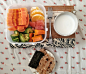 木瓜+香橙+南瓜+牛油果+红柚+香煎燕麦薄饼+海苔片+牛奶