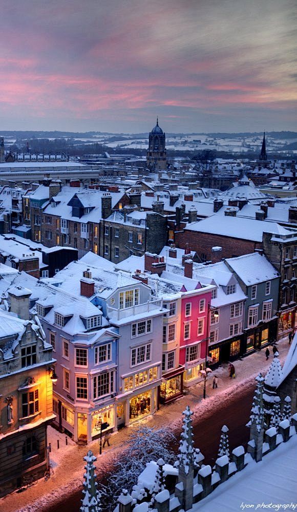 Snowy Oxford, Englan...
