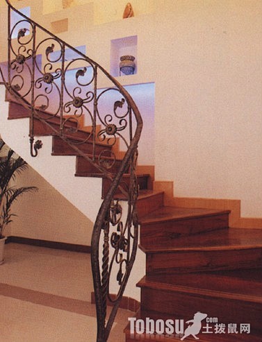 室内客厅木楼梯图片—土拨鼠装饰设计门户