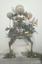 leewiART：来自法国的世界著名艺术工作室La Machine制造了这座蒸汽朋克（steampunk）风格的巨型雕塑，作品位于德国东部城市德绍（Dessau）。迷雾中，这座美丽的机械怪物显得神秘而科幻，好像马上就要发射……