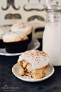 Cinnamon Roll Cupcakes. For some reasons, Americans love cinnamon, and I totally don't understand. They said it's come from China, I said I just heard about it before, never try it╮(╯▽╰)╭ Is that counted as a cultural difference?#cupcake#纸杯蛋糕~