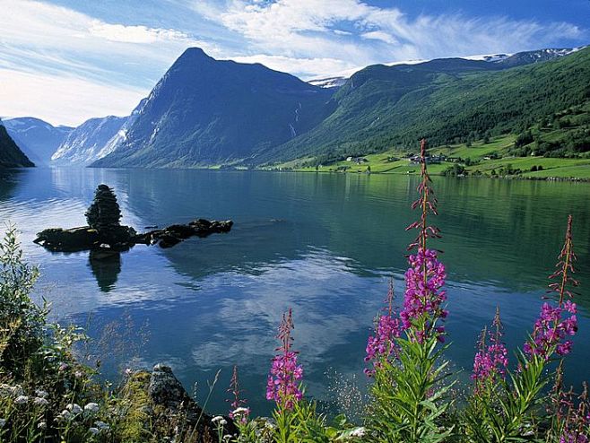 挪威：Jolstravatnet峡湾
湖...