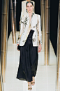 Armani Privé Spring 2015 Couture｜以水墨翠竹为灵感创作出的竹韵系列，清雅傲然中散发出凝神禅意，不一样的优雅迷人…