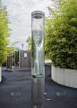 玻璃圆柱烧瓶中的水制造了一个龙卷风公园索契