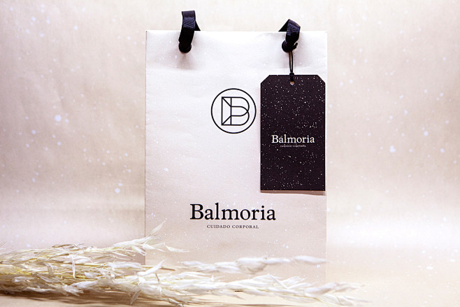 Balmoria美容产品VI形象展示 5