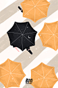 人行道下雨打伞插画 @布衣狗子
