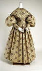1829-1840，女子服裝。說是維多利亞時代有點牽強，因為少年才出閨不久，服裝大體的樣式還有很重的帝政時代的影子
