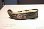 中国丝绸博物馆的一只元代环编绣女鞋，提跟已佚失。一直未留意到使用了环编绣，鞋面的提花也很是好看。 ​​​​